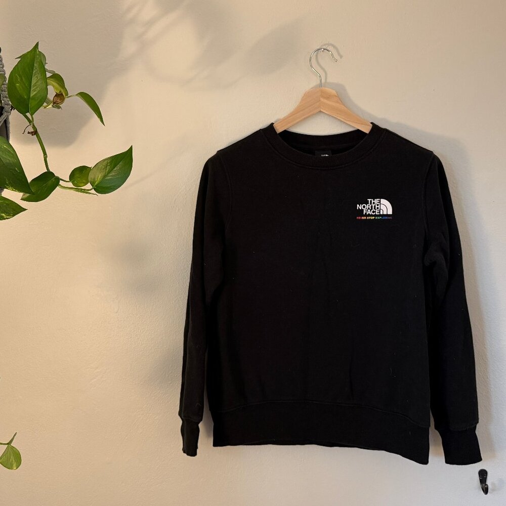 The North Face Women’s Rainbow Logo Crewneck Sweatshirt
